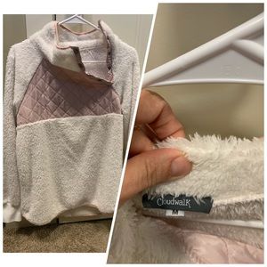 Mindy Mae’s Market, white fuzzy pullover, M